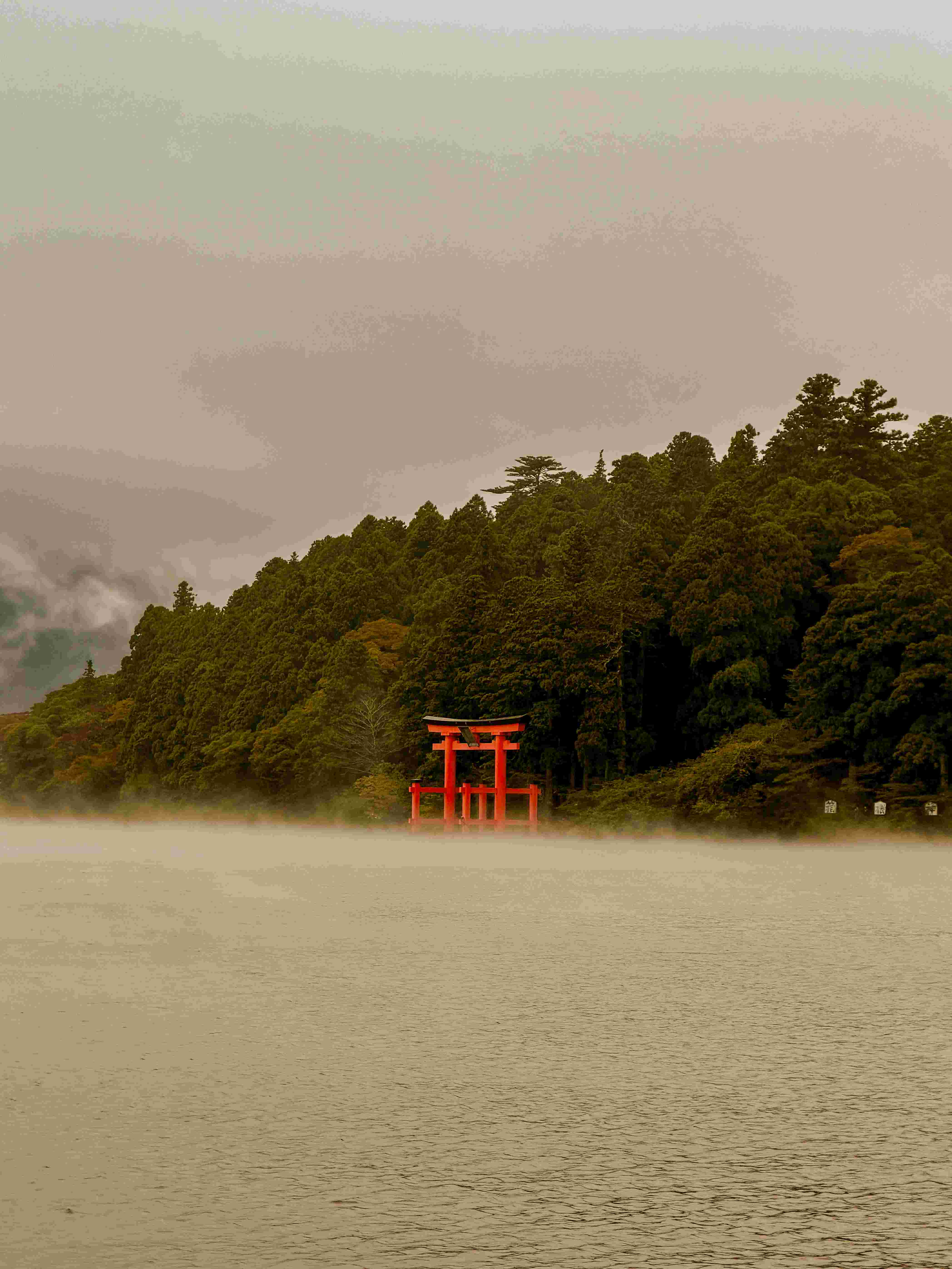 Hakone Shrine temple water Lake Ashi