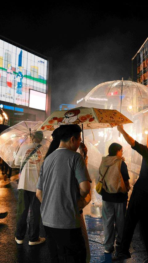 Yatai stalls at night in Fukuoka