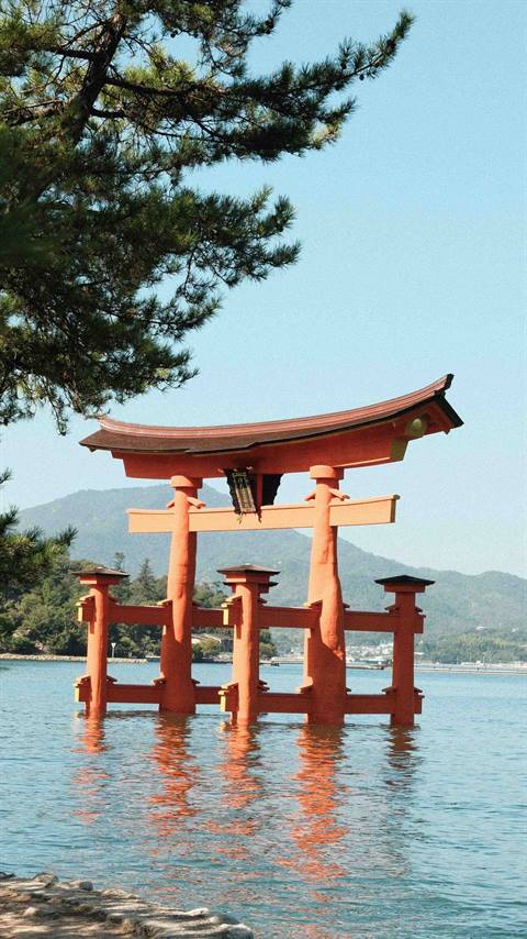 Miyajima's floating torii gate