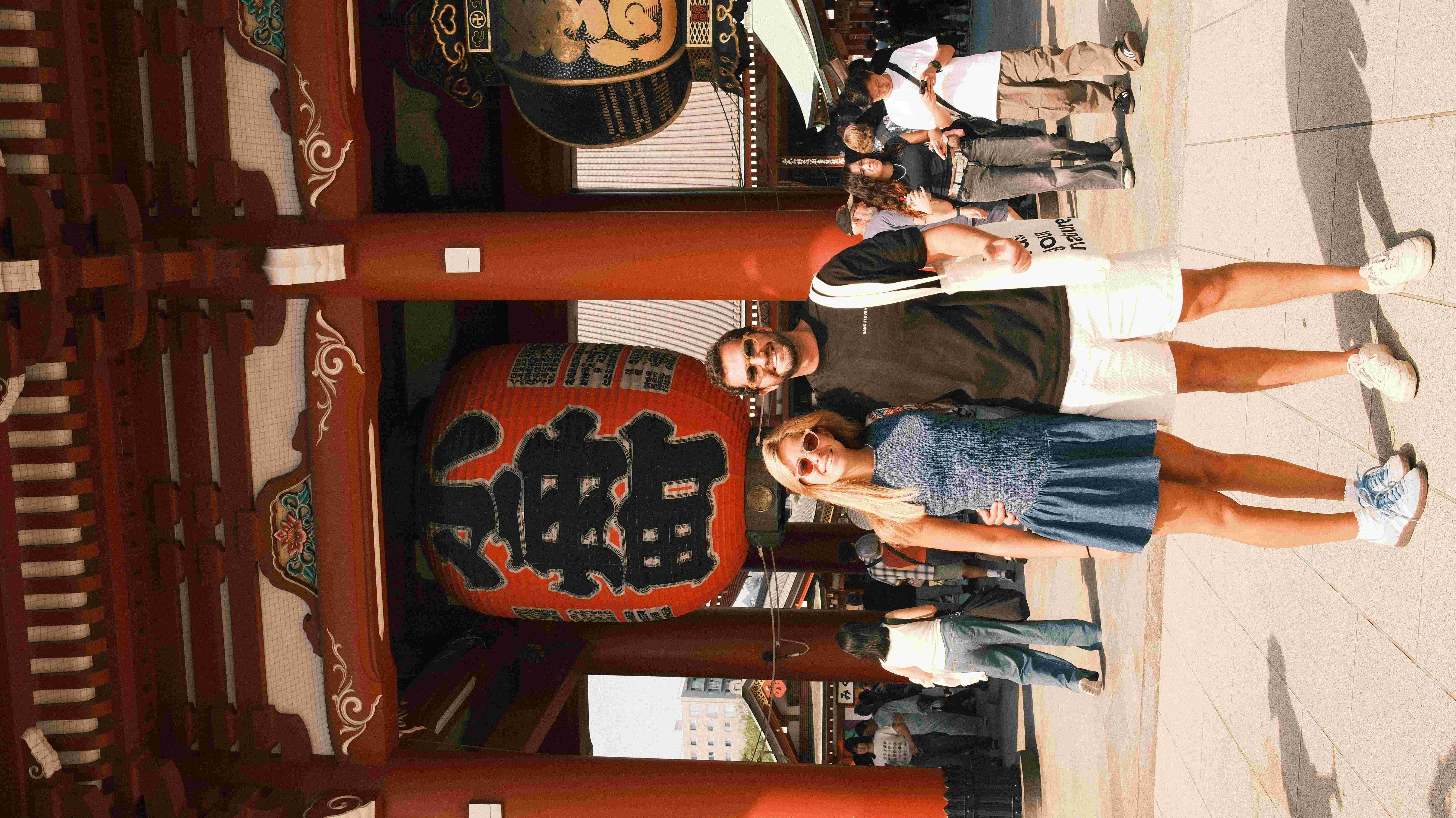 Maria and Zé at the Kaminarimon lantern gate, Sensō-ji Asakusa